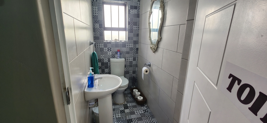 2 Bedroom Property for Sale in Dana Bay Western Cape